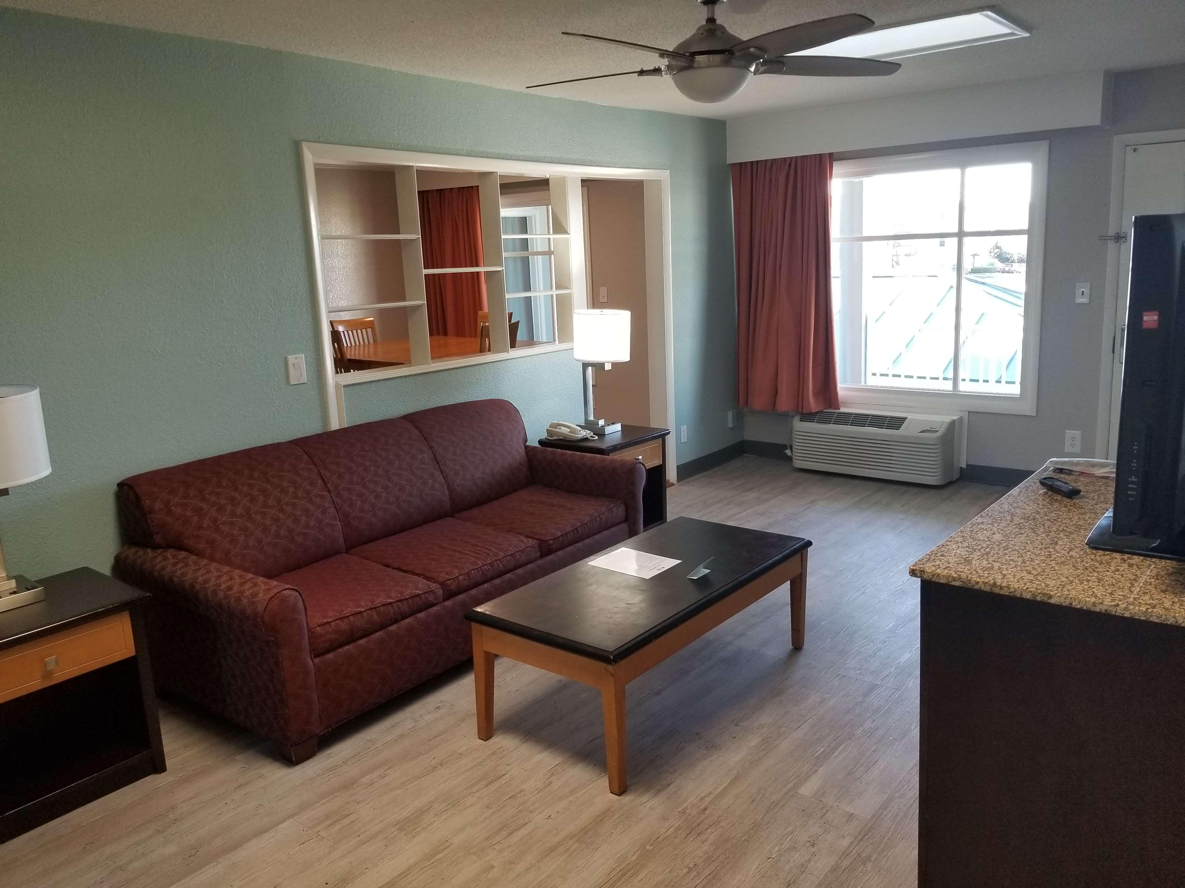 Best Western Plus Holiday Sands Inn & Suites Norfolk Esterno foto