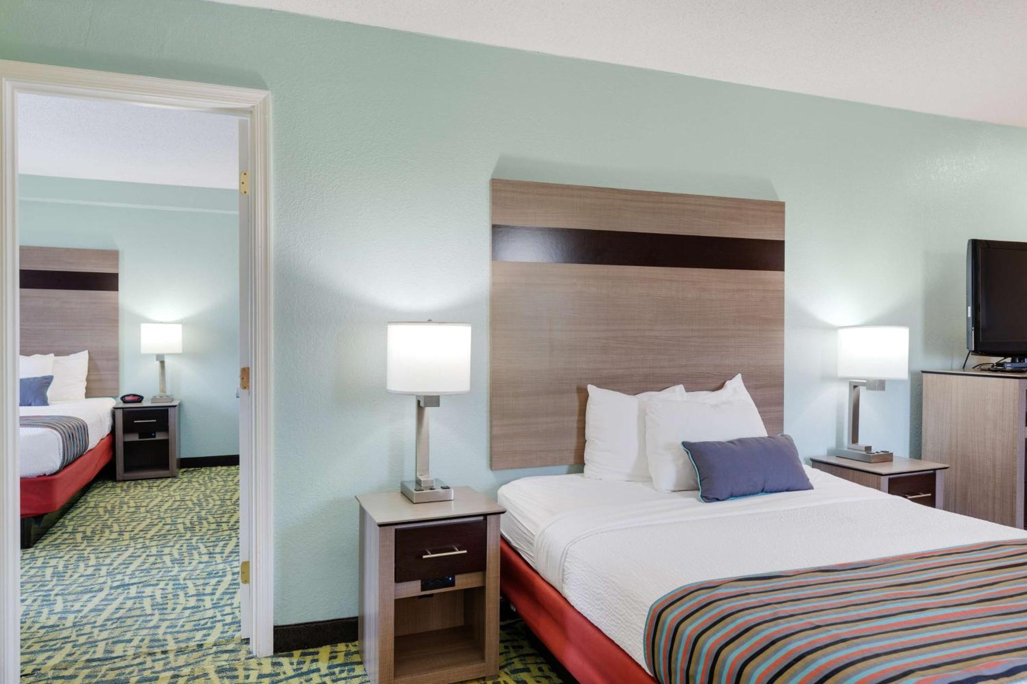 Best Western Plus Holiday Sands Inn & Suites Norfolk Esterno foto