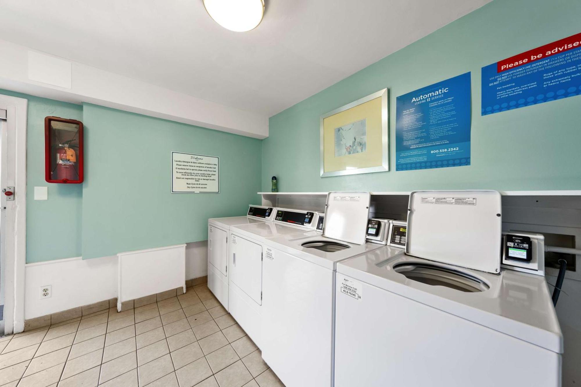 Best Western Plus Holiday Sands Inn & Suites Norfolk Esterno foto