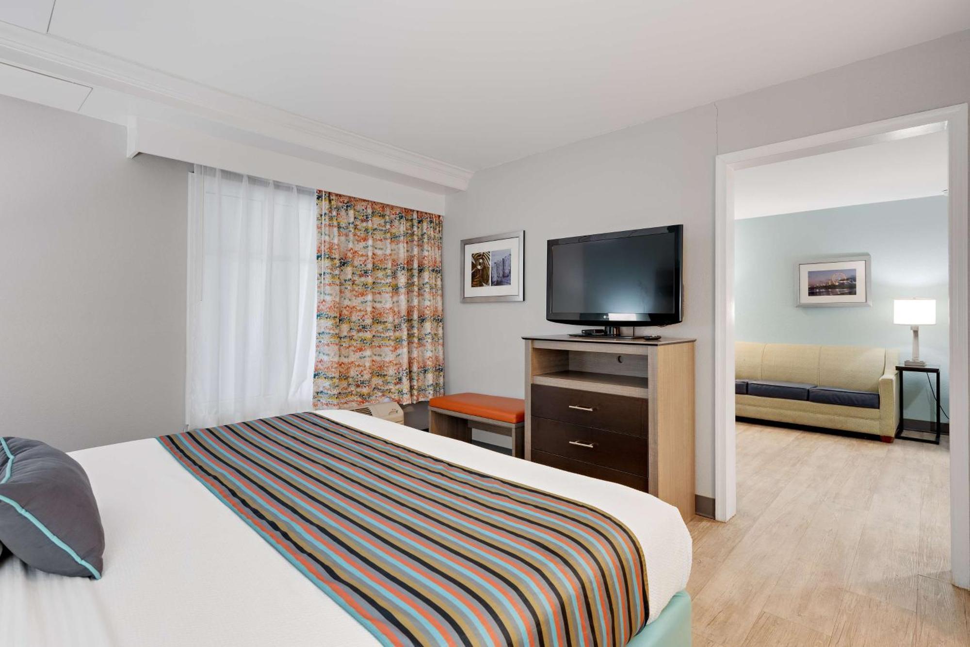 Best Western Plus Holiday Sands Inn & Suites Norfolk Esterno foto
