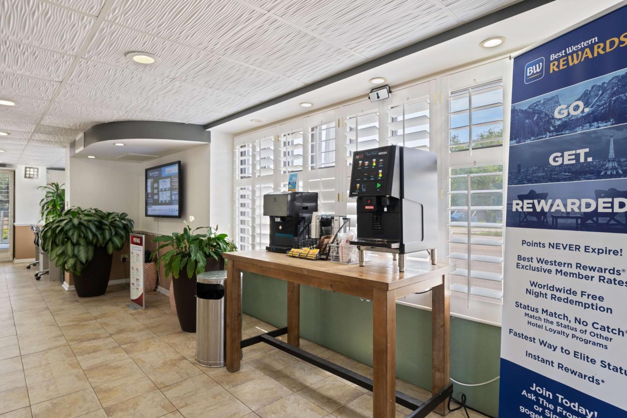 Best Western Plus Holiday Sands Inn & Suites Norfolk Esterno foto