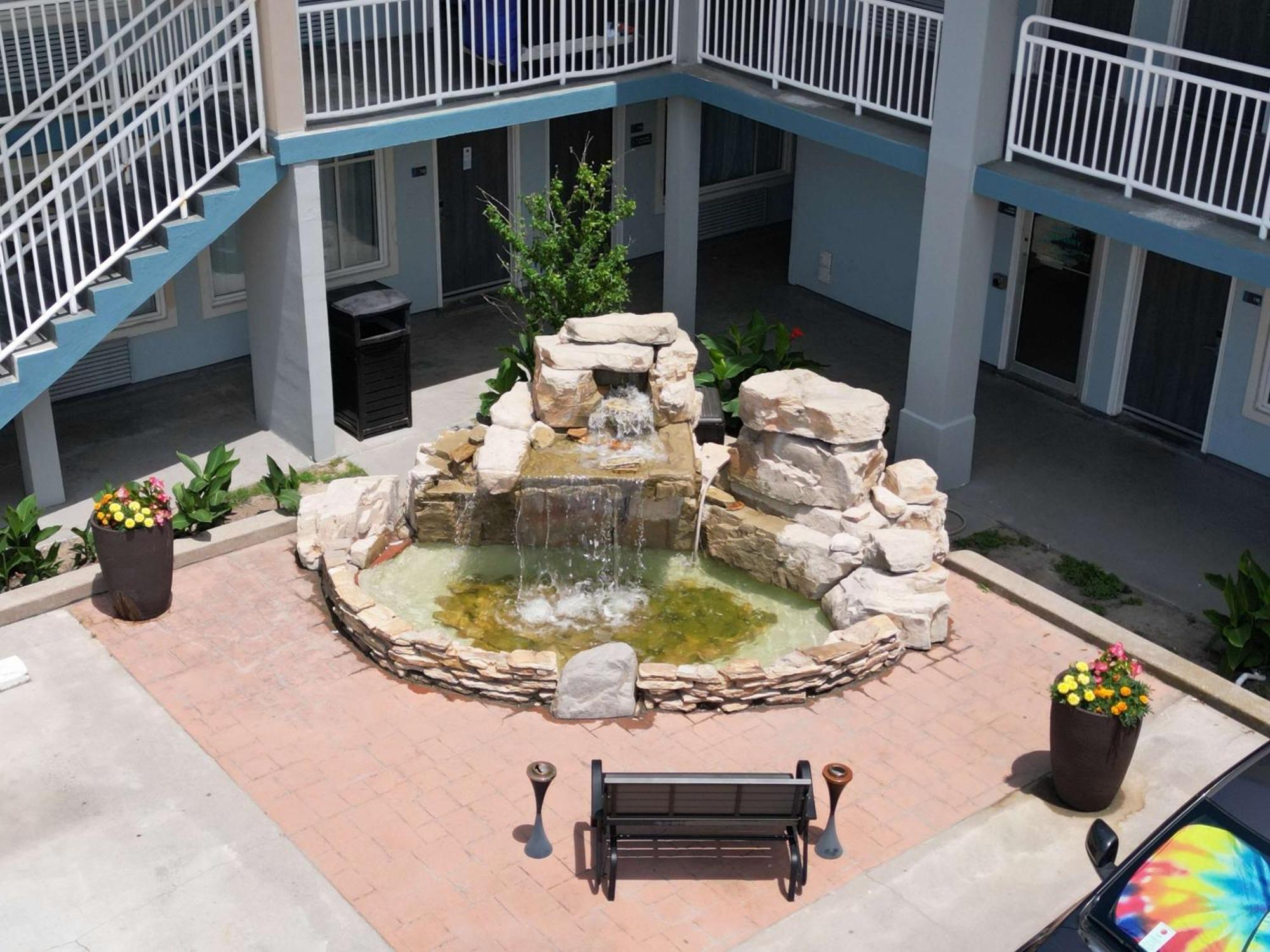 Best Western Plus Holiday Sands Inn & Suites Norfolk Esterno foto