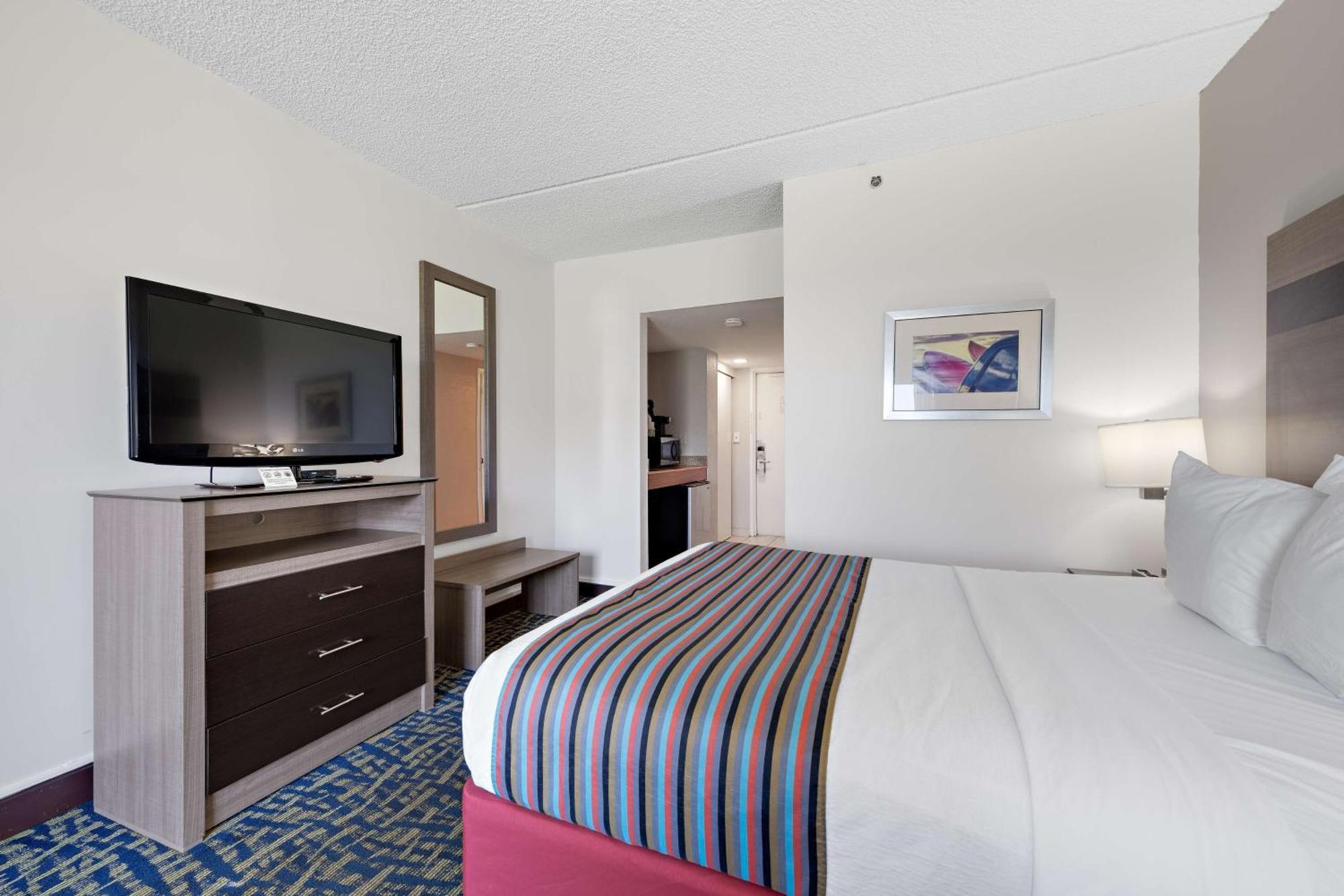 Best Western Plus Holiday Sands Inn & Suites Norfolk Esterno foto